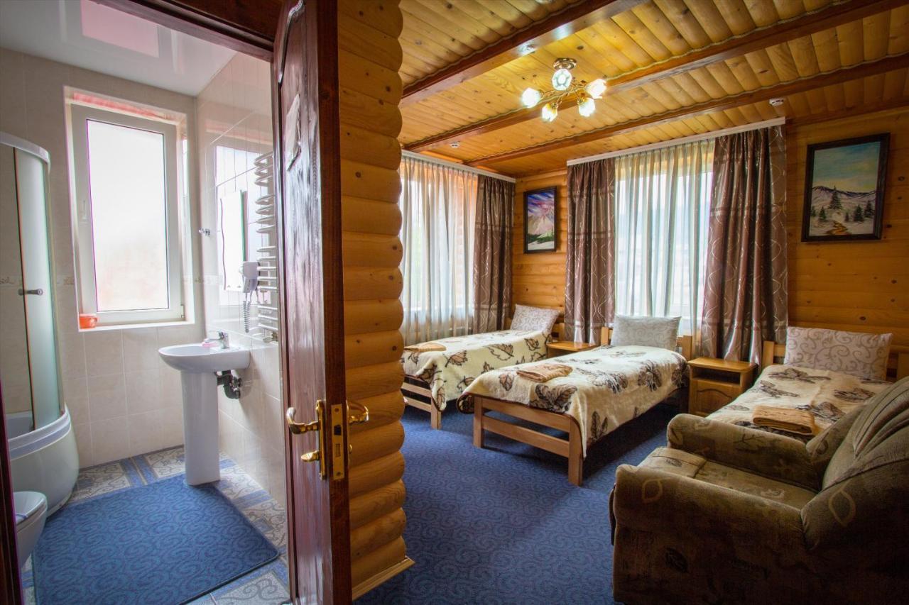 У Мар'Яни І Назара Hotel Jaremtsje Buitenkant foto