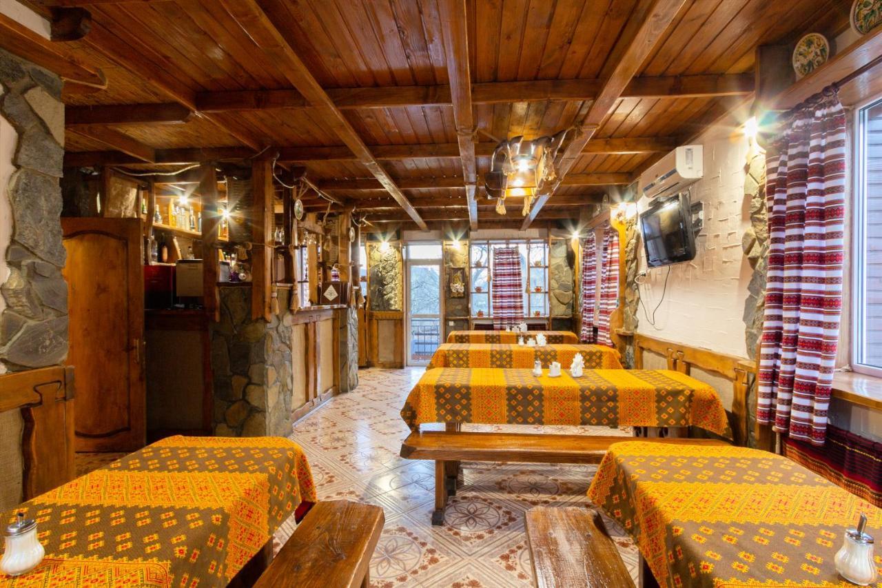 У Мар'Яни І Назара Hotel Jaremtsje Buitenkant foto