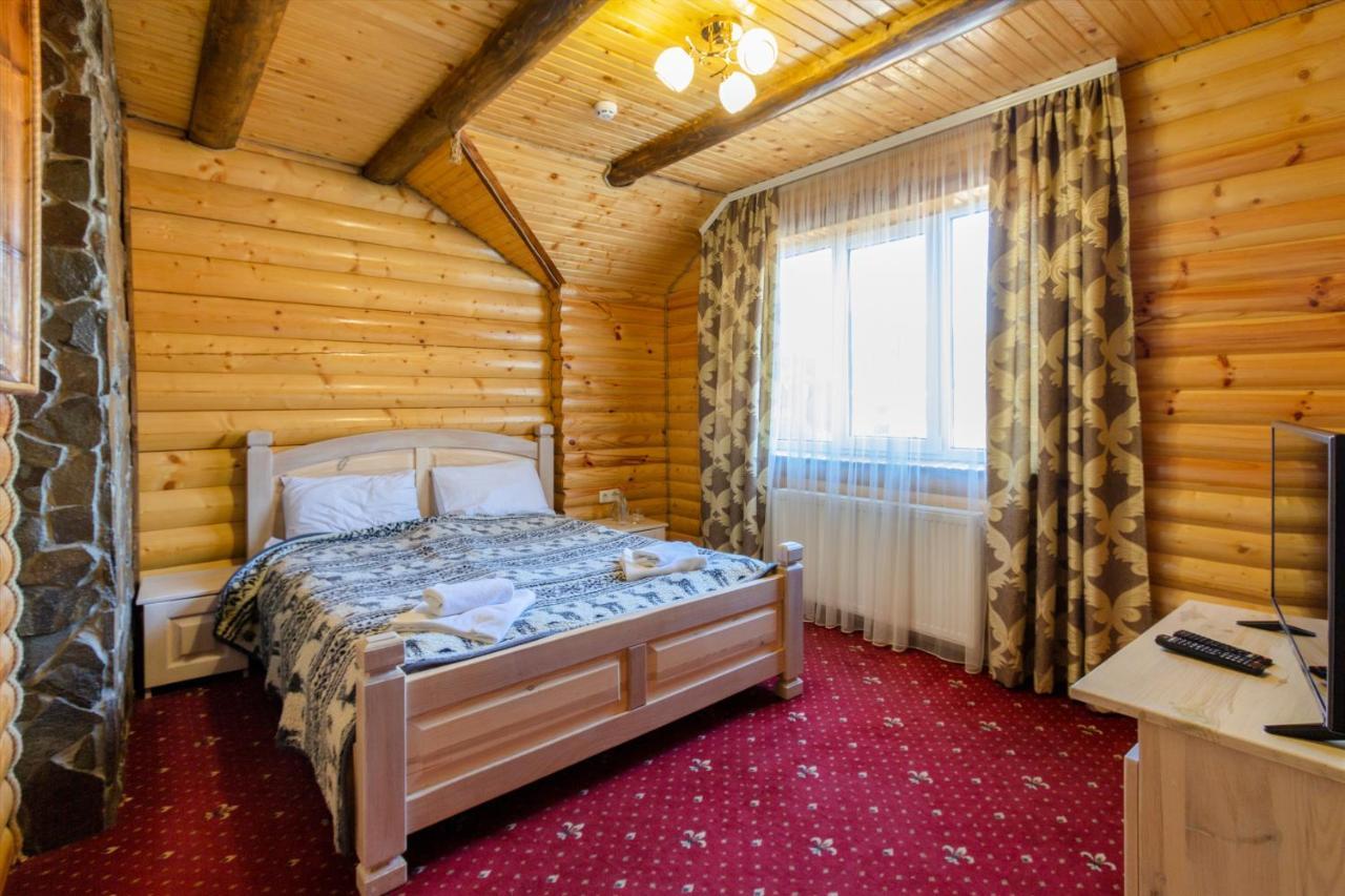 У Мар'Яни І Назара Hotel Jaremtsje Buitenkant foto