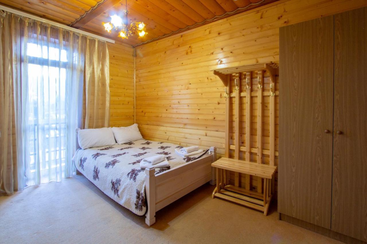 У Мар'Яни І Назара Hotel Jaremtsje Buitenkant foto