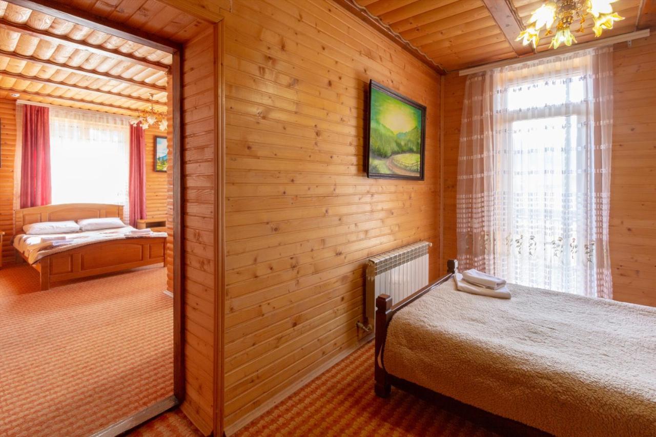 У Мар'Яни І Назара Hotel Jaremtsje Buitenkant foto