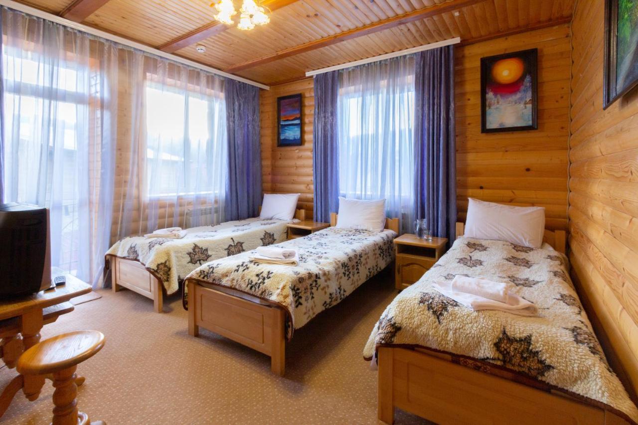 У Мар'Яни І Назара Hotel Jaremtsje Buitenkant foto