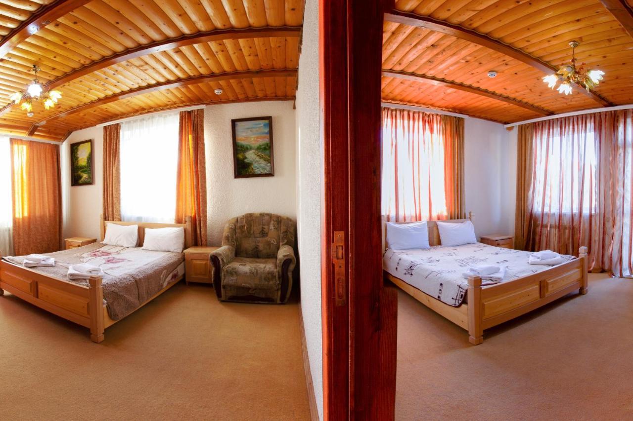 У Мар'Яни І Назара Hotel Jaremtsje Buitenkant foto