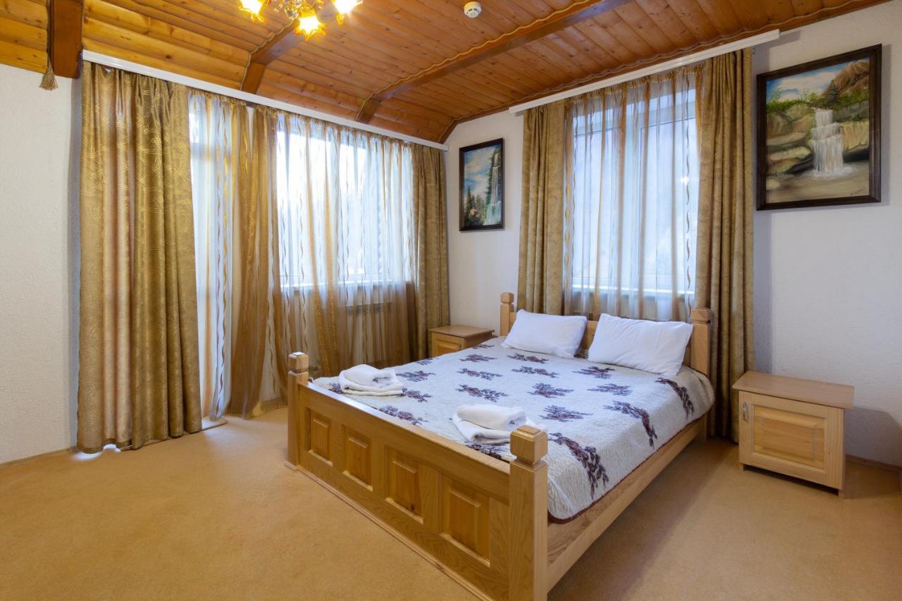 У Мар'Яни І Назара Hotel Jaremtsje Buitenkant foto