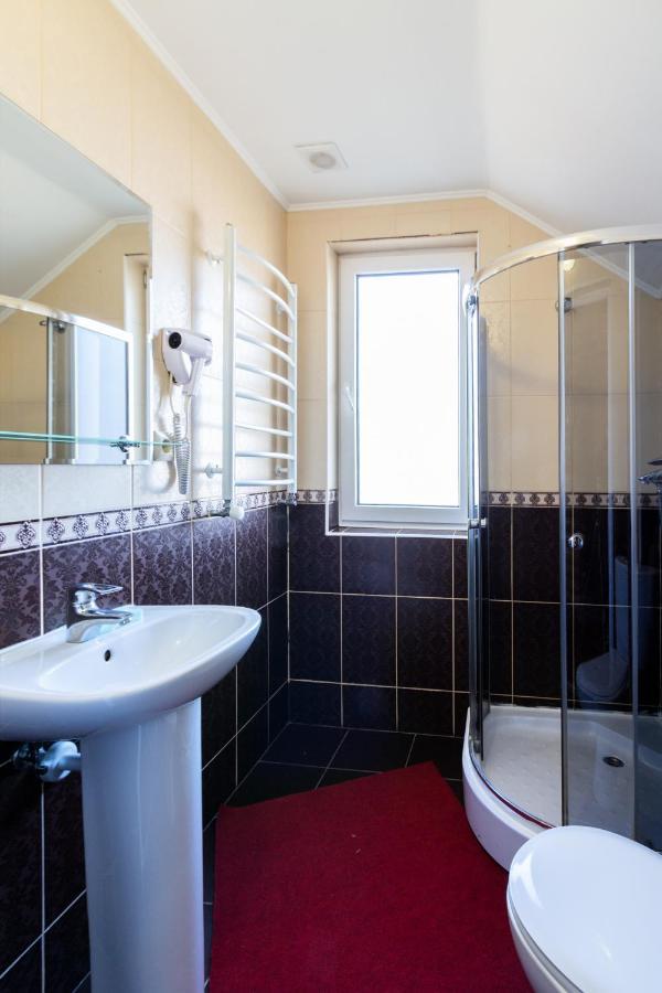 У Мар'Яни І Назара Hotel Jaremtsje Buitenkant foto