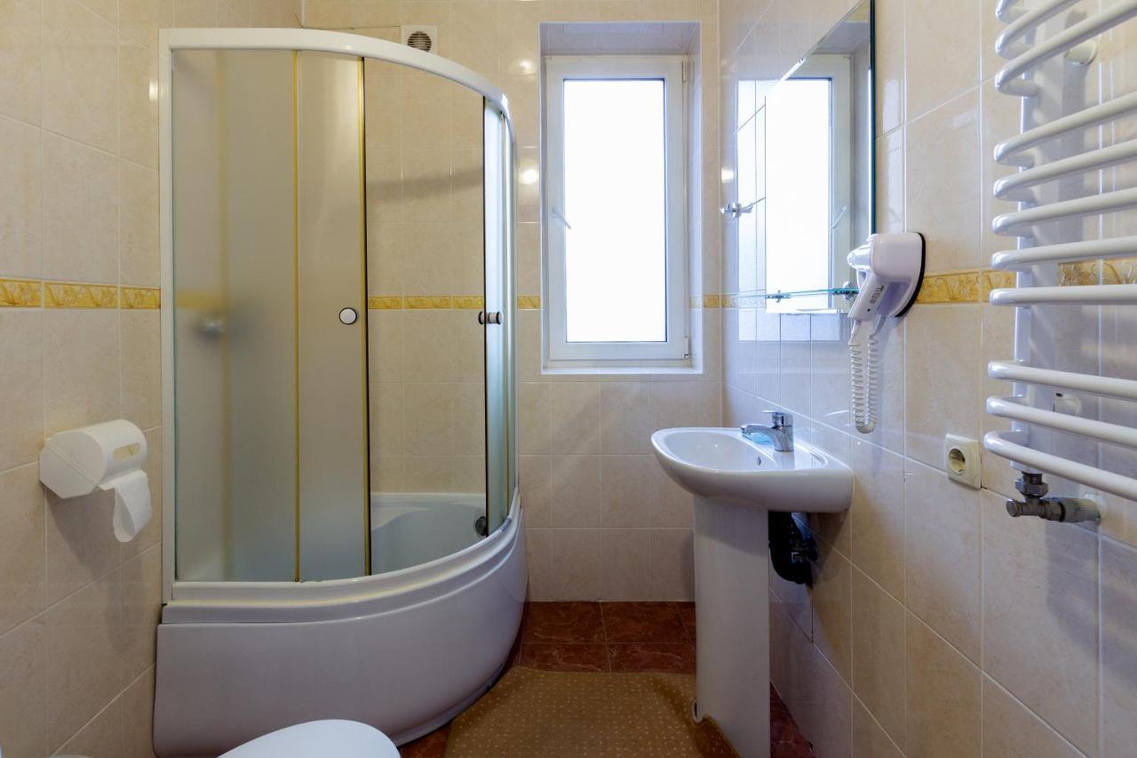 У Мар'Яни І Назара Hotel Jaremtsje Buitenkant foto