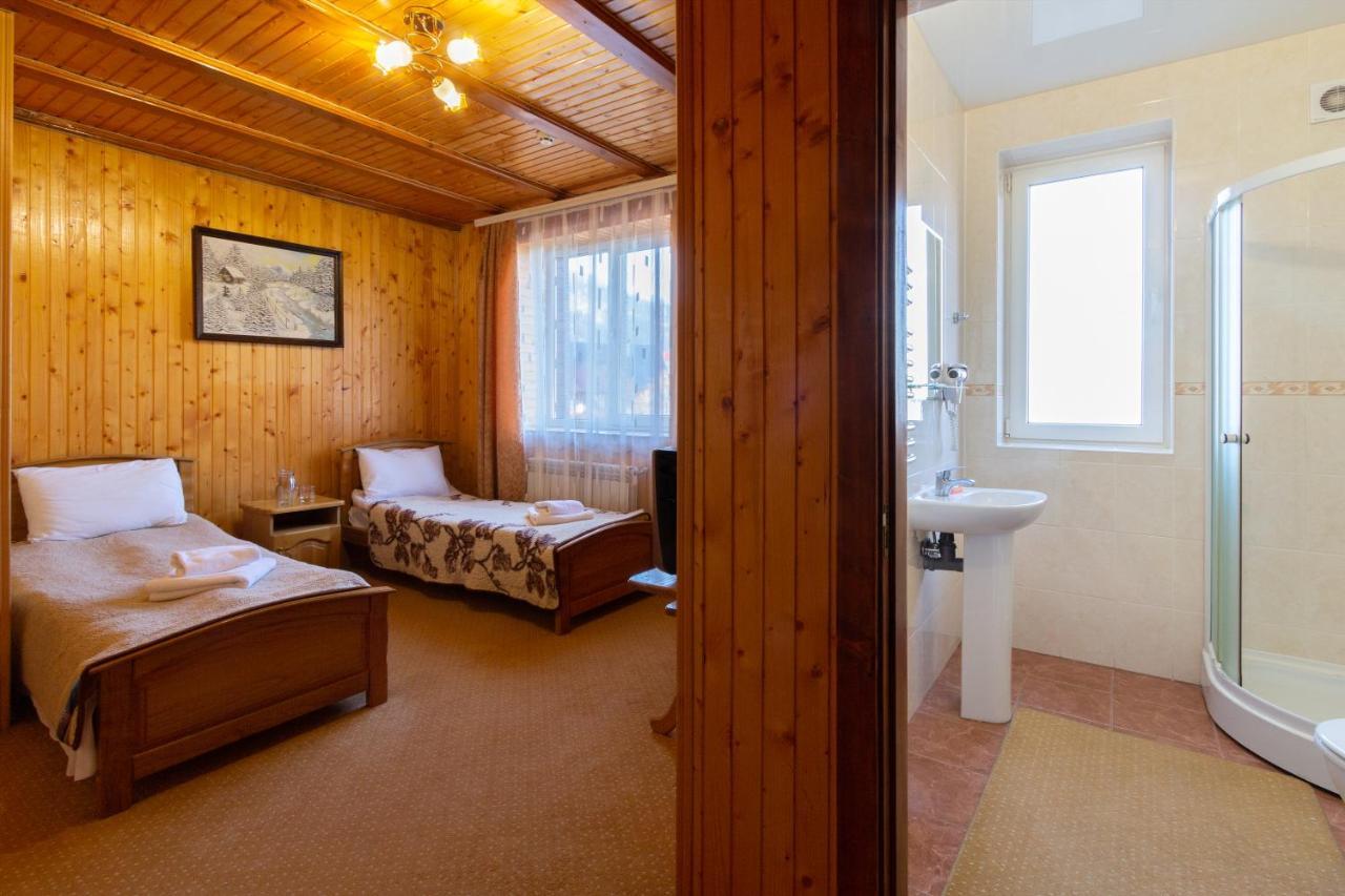 У Мар'Яни І Назара Hotel Jaremtsje Buitenkant foto